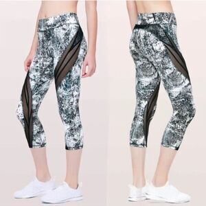 Lululemon Athletica Women's Never Still Crop 21” Wildwood White/Teal Size 2